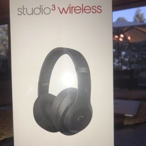 Matte Black studio 3 beats by Dre